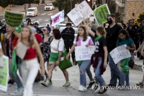 "성평등 혁명의 장애물은 남성의 교만"…신간 '교만의 요새'