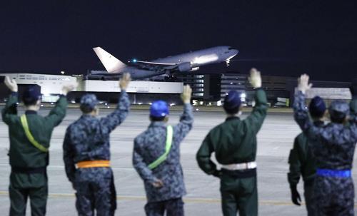 "日, 우크라에 살상력 있는 방위장비 제공하도록 법개정 검토"