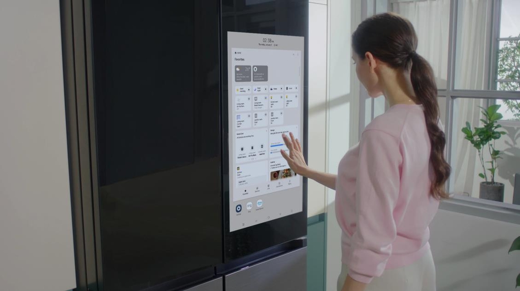[CES 2023] 삼성전자, 2배 커진 스크린 탑재한 패밀리허브 냉장고 공개