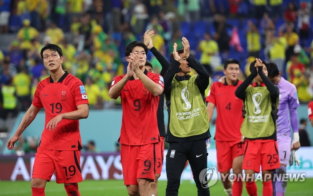 한국, 브라질에 1 대 4 완패…일본도 8강 진출 실패