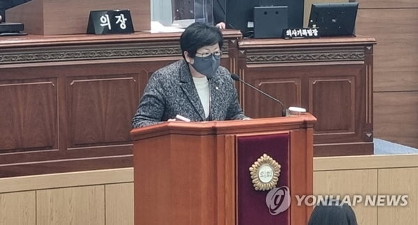 "자식팔아 한몫"…이태원참사 막말 시의원, 사퇴요구 확산
