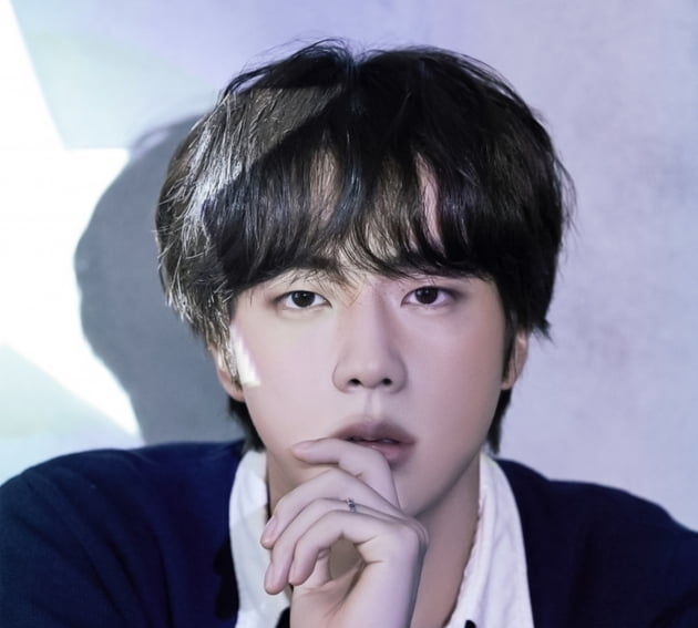 방탄소년단 진, 일본을 사로잡은 'The Astronaut' 빌보드 재팬 핫100 4주째 차트인