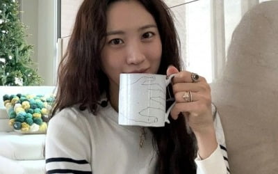 '재미교포♥' 수현, 3살 딸 육아맘의 티타임 '우아+세련'