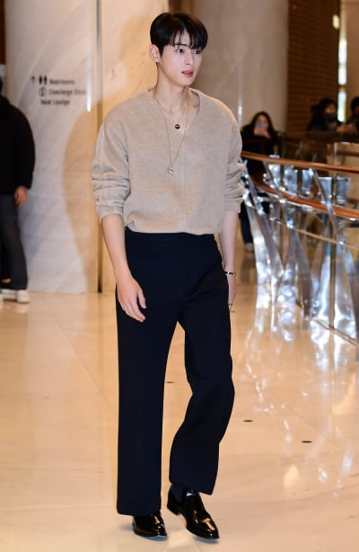 [TEN 포토] 차은우 '등장부터 남다른 아우라'