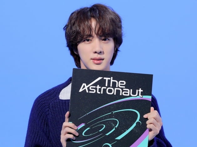  방탄소년단 진 'The Astronaut' 일본 빌보드 연말 결산 '톱 싱글 세일즈' 차트 49위