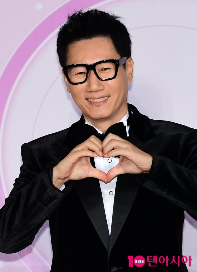 [TEN 포토] 지석진 'SBS 연예대상 대상을 바라보며'