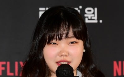 [종합] 악뮤 이수현, '165만' 유튜브 활동 '잠정 중단'
