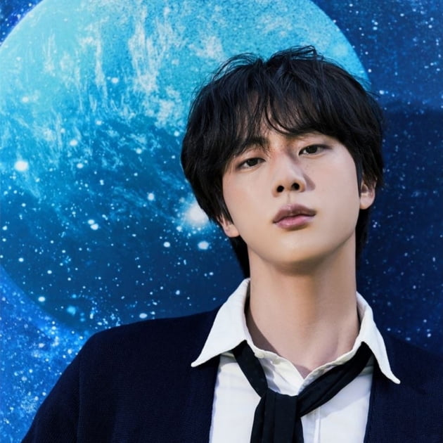 방탄소년단 진 ‘The Astronaut’,  美저명 저널리스트가 선정한 2022 베스트 케이팝 송 