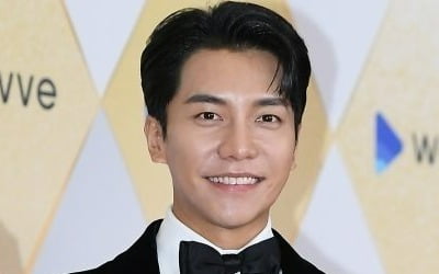 이승기, '2022 KBS 연기대상' 레드카펫 불참…"영화 스케줄 때문"