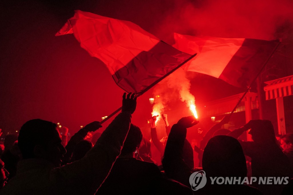 [월드컵] 프랑스 결승진출 자축 과열…250명 체포, 1명 뺑소니로 사망