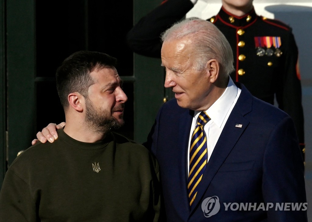 젤렌스키 측, 방미 이후 바이든과 "깊은 친밀감…사적인 관계"