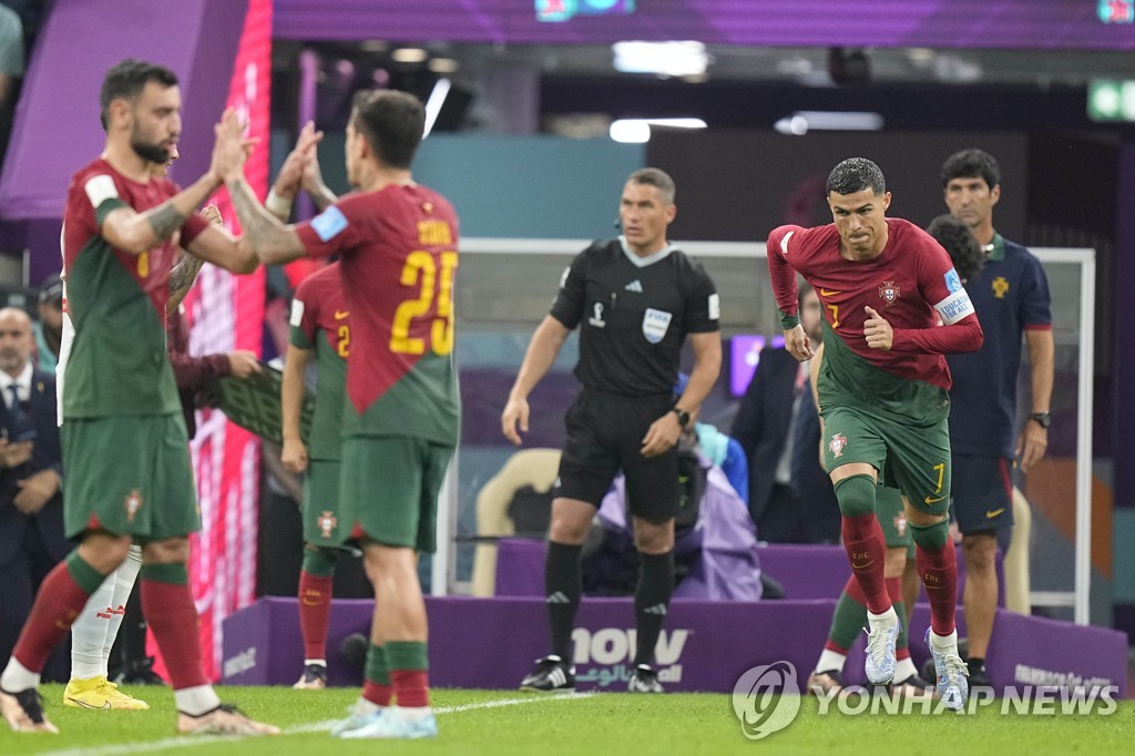 [월드컵] 호날두 교체 투입 포르투갈, 스위스 6-1 대파하고 8강 진출