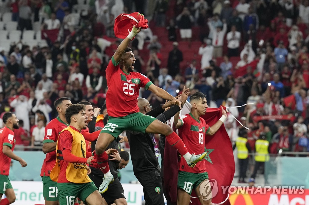 [월드컵] 아프리카의 '뚫리지 않는 방패'…새 역사 써 내려가는 모로코