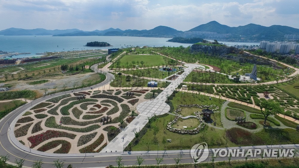 '통합상징' 여수 새 현충탑, 이순신공원에 조성