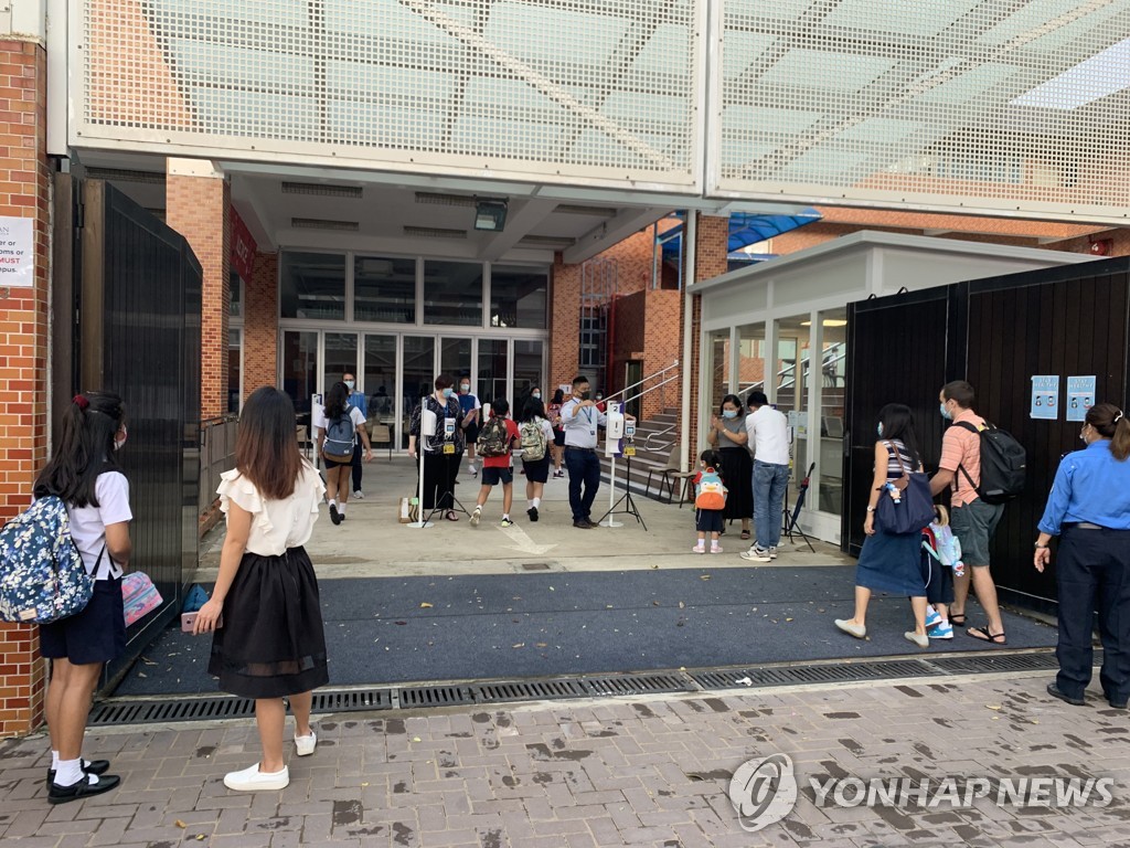 홍콩, 장쩌민 추도대회에 국제학교도 조기 게양·묵념 지시 논란