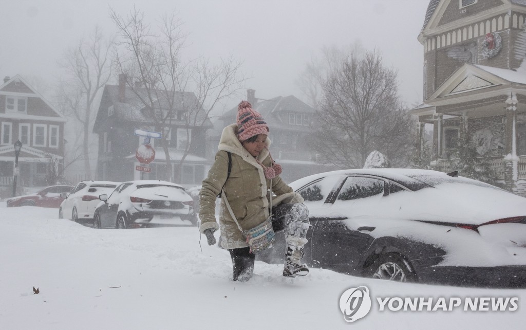 포탄 떨어지고 귀성객 발 묶이고…성탄 연휴에도 전세계 몸살