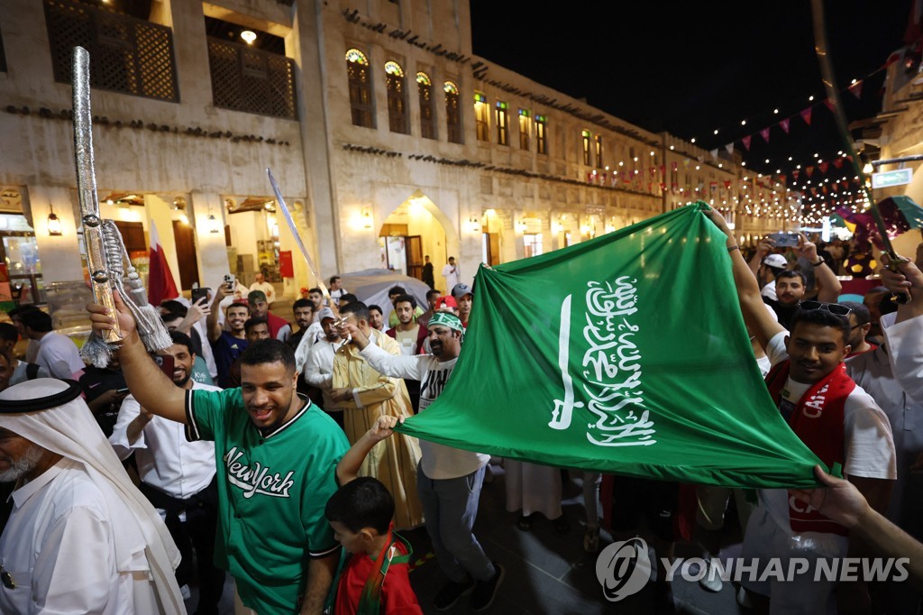 [월드컵] '아랍권 유일' 모로코 16강행에 아랍 전역 '들썩'