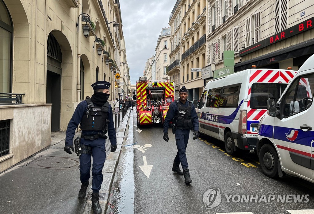 한낮 파리 시내서 총격으로 3명 사망…60대 용의자 체포(종합)