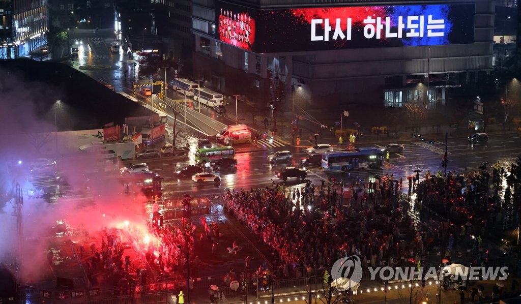 [월드컵] 붉은악마, 16강 기원 머플러 오후 4시부터 선착순 무료 증정