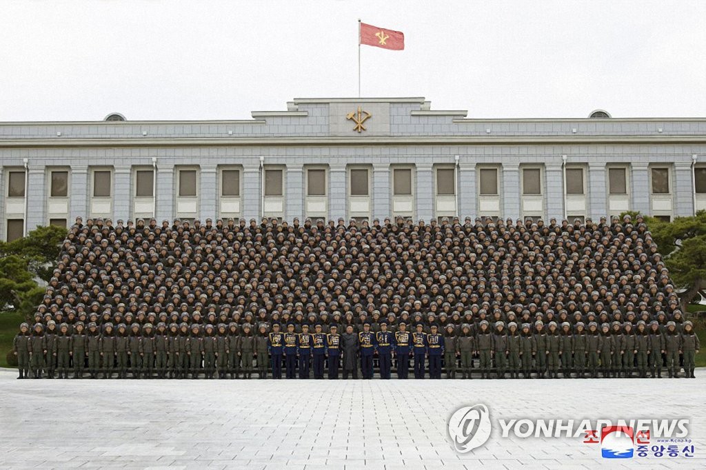 [한반도의 오늘] 10주년 맞은 북한 항공절…공군 창군일 대신 김일성 지시일 기념
