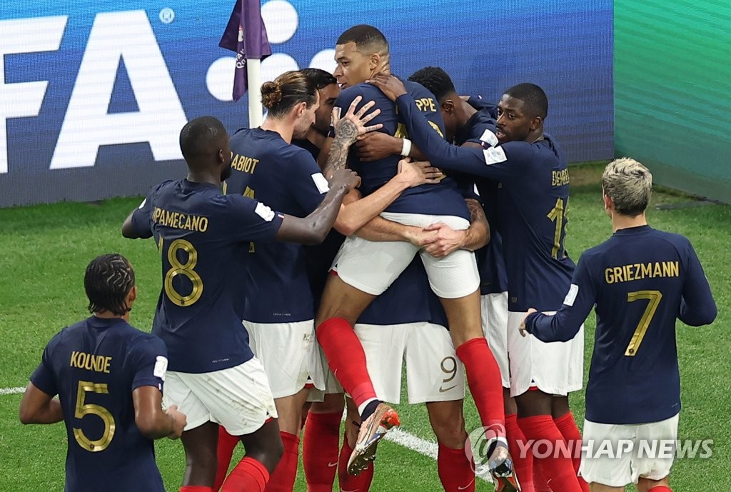 [월드컵] '지루 최다 골' 프랑스, 폴란드 3-1 제압하고 8강 진출