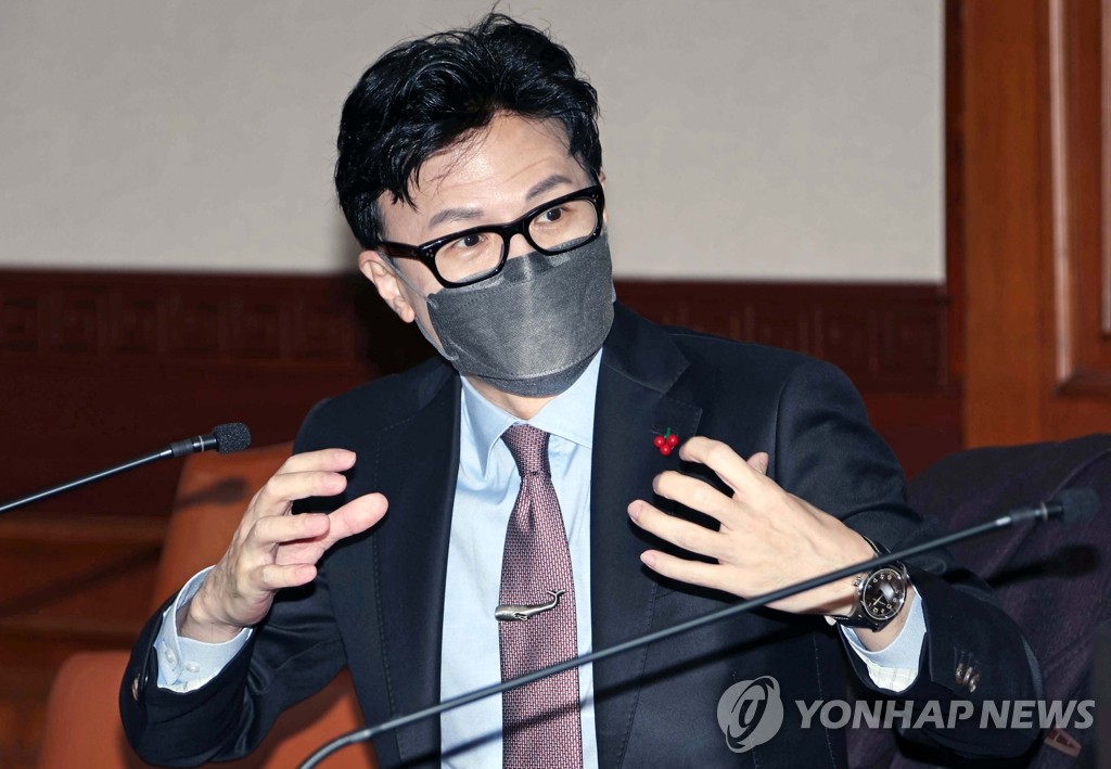 한동훈, '차출설'에 "분명히, 단호히 장관 역할에 최선"