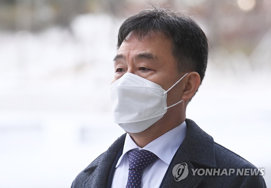 '김만배 재산 은닉' 화천대유 대표·쌍방울 前부회장 체포(종합)