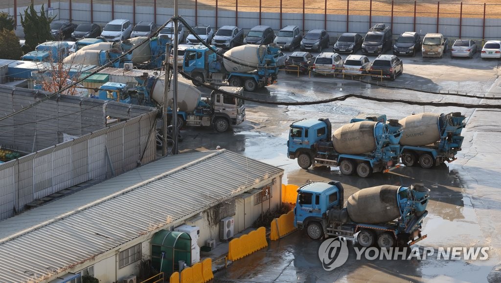 국토부, '업무개시명령 거부' 교사자 경찰 고발(종합)