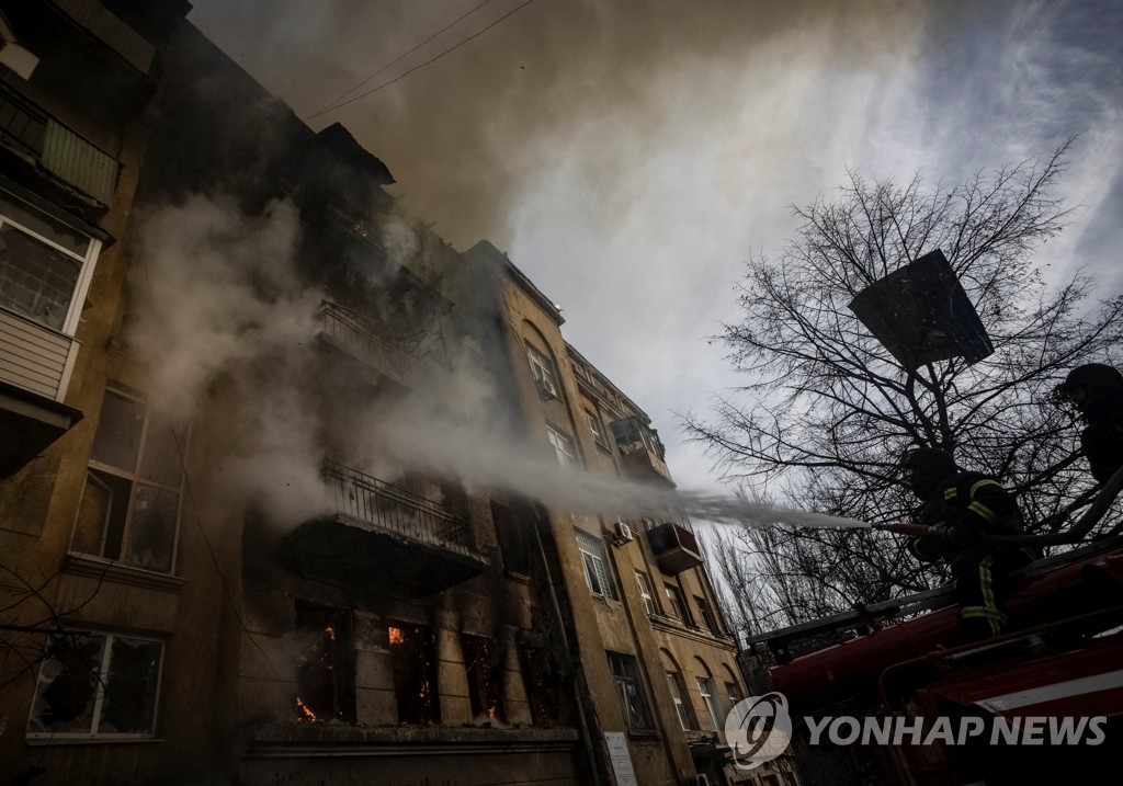 죄수교환서 재확인된 푸틴의 전술 '인질 괴롭히기·때리고 협상'