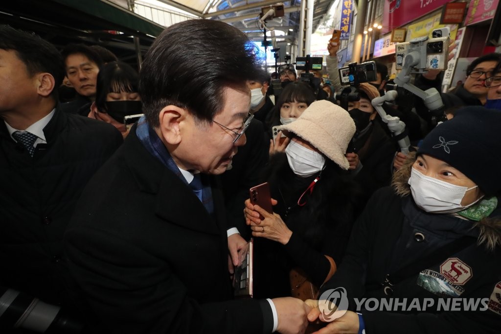 이재명 "민주주의 질식, 공포감 젖어…몇달새 유신 전으로 후퇴"(종합)