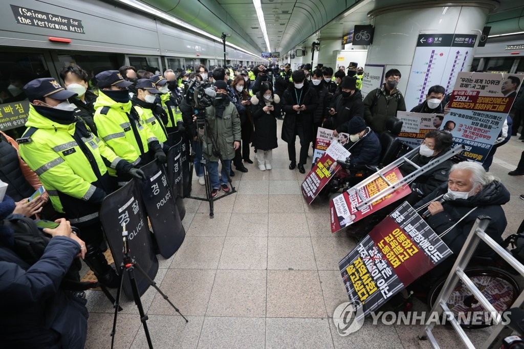 오세훈 "전장연 탑승시위 지속하면 더 이상 관용 어려워"