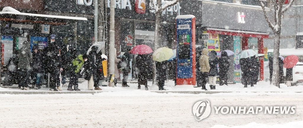 광주·전남 사흘간 40㎝ 역대급 폭설…일부 교통통제 지속