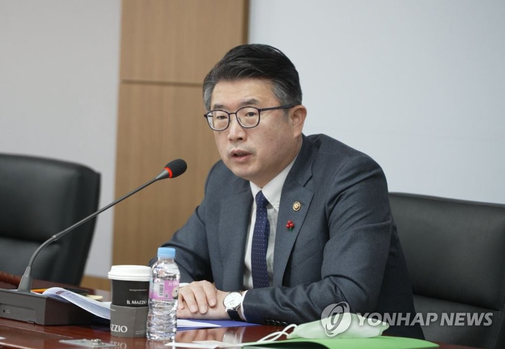 내년도 1학기 학자금대출 금리 연 1.7%로 동결…소득기준 완화