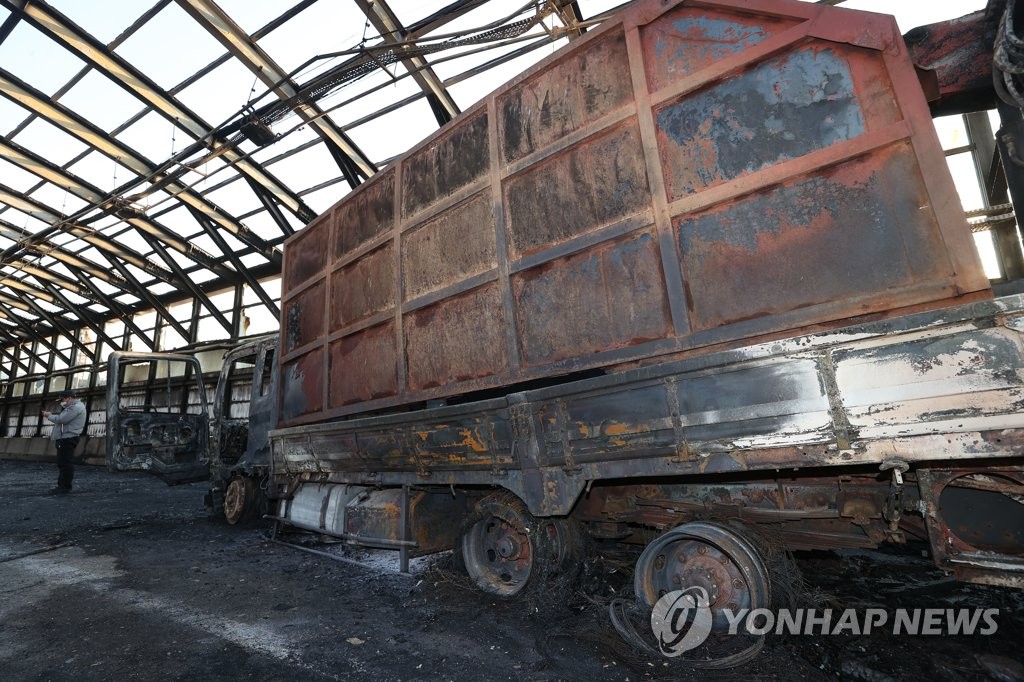 "과천 제2경인고속도 화재 사망자 5명, 4대 승용차서 각각 발견"