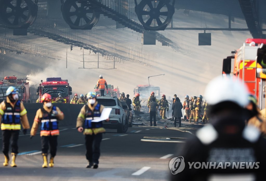 과천 제2경인고속도 방음터널서 큰 불…5명 사망·37명 부상(종합4보)