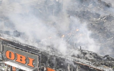 러시아 대형 쇼핑몰서 큰 화재…축구장 한 개 면적 불탔다 