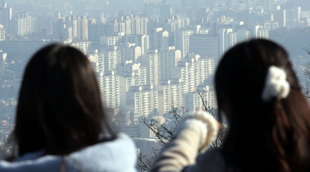 서울 남산에서 바라본 아파트 단지. 사진=연합뉴스