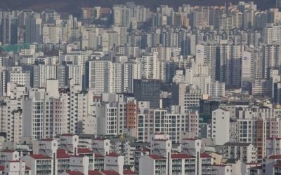 계속되는 금리 인상…끝없이 추락하는 아파트값