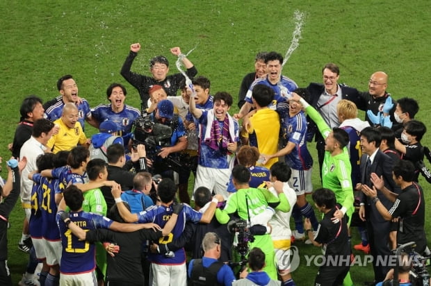 [월드컵] 일본, 스페인에 2-1 역전승 두 대회 연속 16강…아시아 새 역사