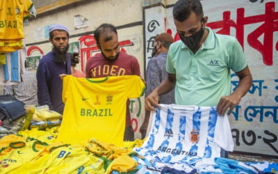 "일당 3천원에 월드컵 의류 만드는 노동자들…인상요구에 해고"
