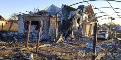 러, 유가상한제 시행일에 미사일 70여발 퍼부어 2명 사망(종합)