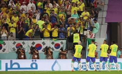 [월드컵] 벤투호, 최강 브라질 개인기에 와르르… 전반에만 4골 허용
