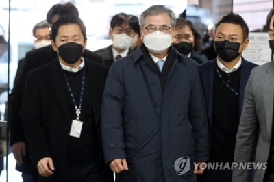 '서해 피격 은폐 총지휘' 서훈 기소…검찰, 文까지 향하나