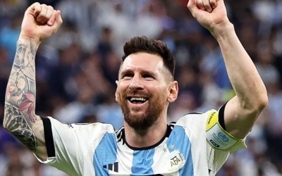 [월드컵] 엇갈린 남미 스타들의 희비…네이마르 울 때 메시는 우승에 성큼