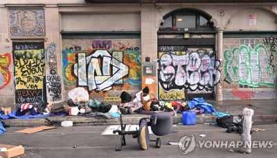 바이든, 노숙자 대책 발표…"2025년까지 25% 줄이겠다"(종합)