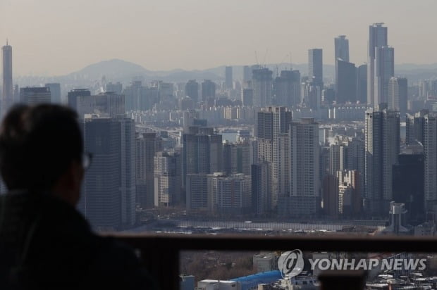 한푼도 안 쓰고 10년 모아야 수도권 내집마련…서울은 14년