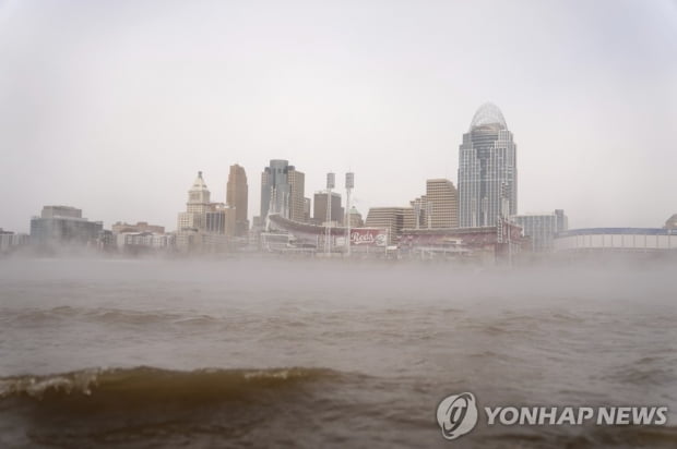 US hit by winter storm before Christmas… 7,000 flights canceled due to power outages for 1.5 million households