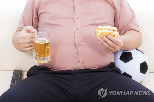 점점 살찌는 한국 남성…"장시간 앉아있는 사무직 위험"