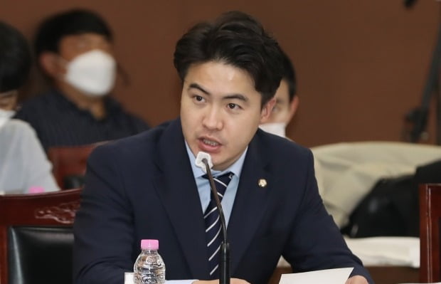 오영환 더불어민주당 의원. 사진=뉴스1