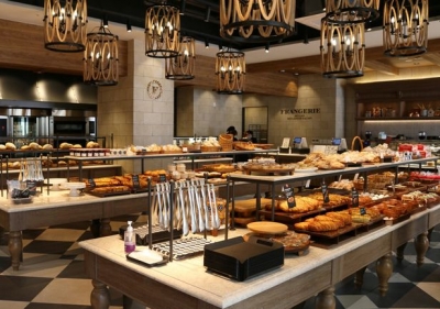 '사과빵' 대박에 독자노선…투자유치 검토나선 이랜드 프랑제리